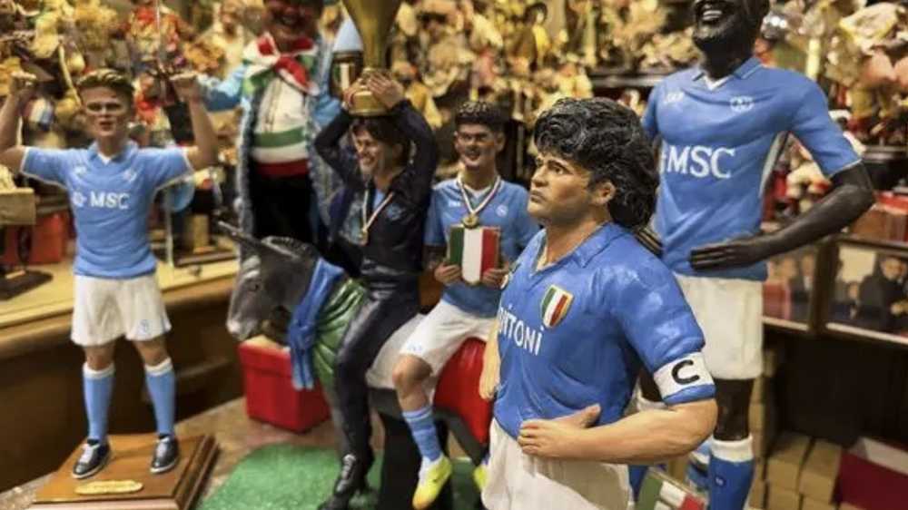 Maradona in versione statuina