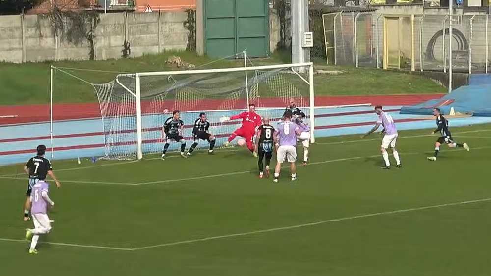 Saronno-Legnano parata Todesco 43'